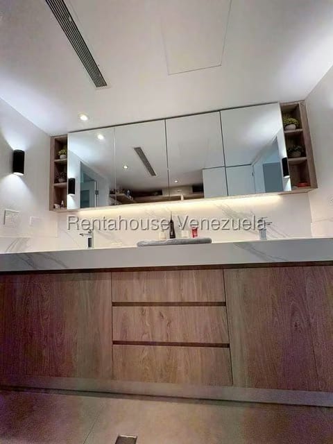 Apartamento (1 Nivel) en Venta en La Castellana, Distrito Metropolitano - 9