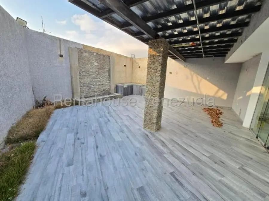 Casa en Venta en el cafetal Caracas - 2