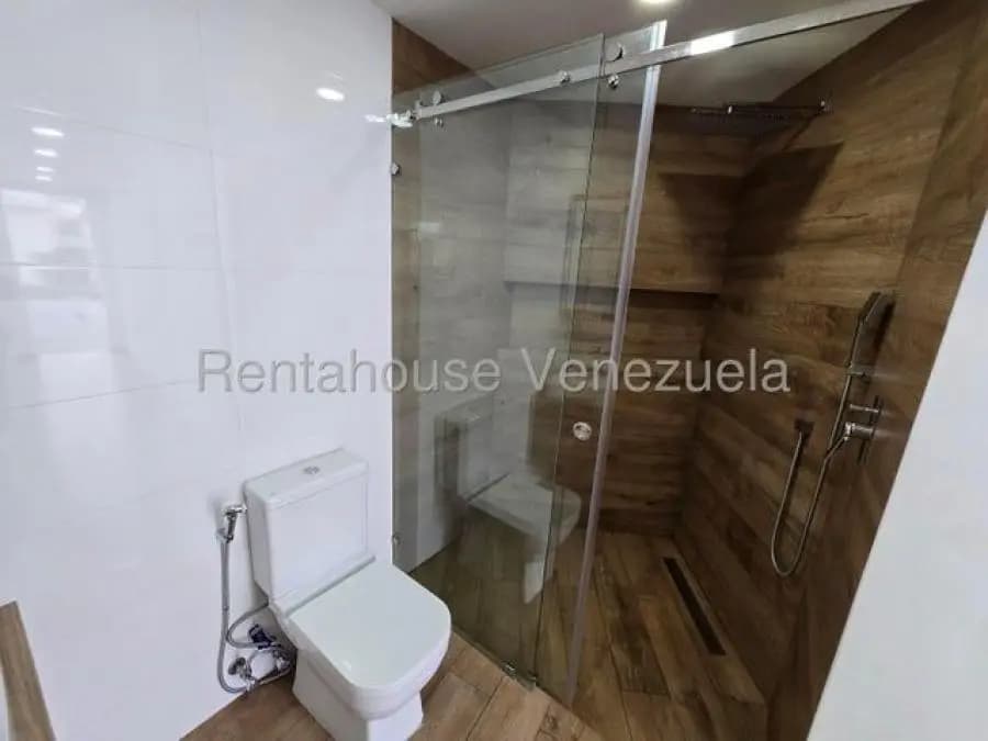 Casa en Venta en el cafetal Caracas - 32