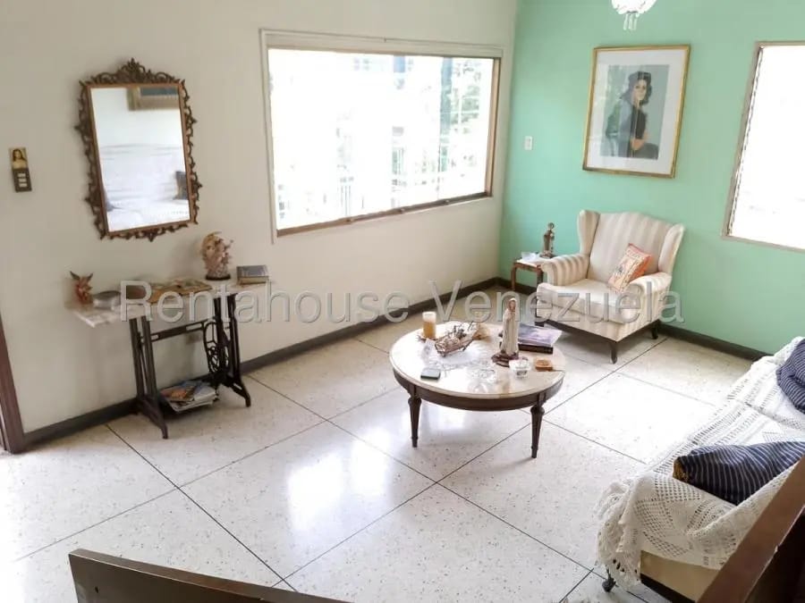 Casa en Venta en El Marques Caracas - 3