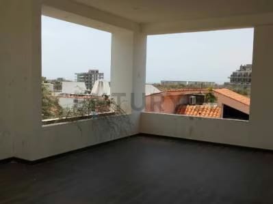 Amplia Casa en Construcción - 8