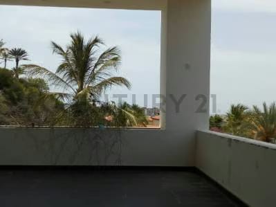 Amplia Casa en Construcción - 9