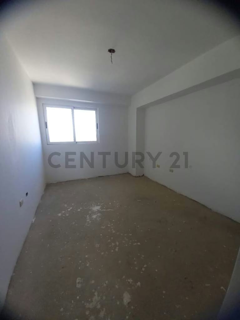 Venta apto. en Gris. Resd. Las Islas, Torre Isla de agua, piso 7. - 8
