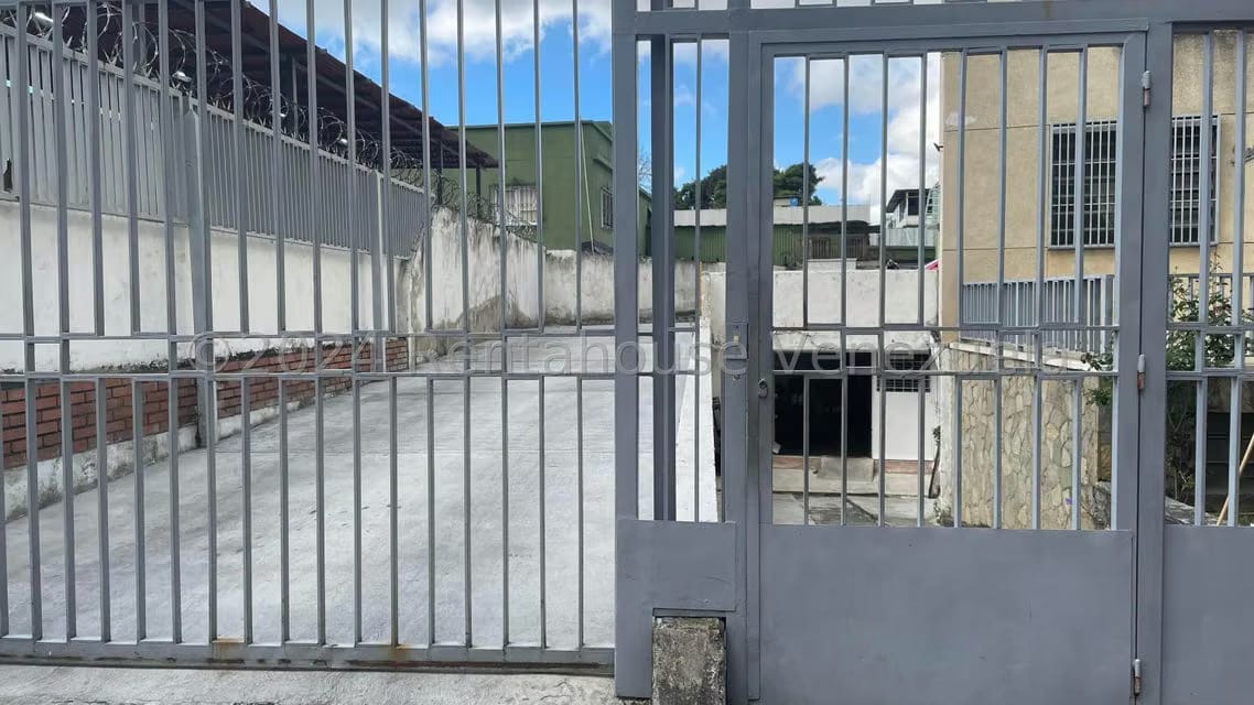 Comercial (Local Comercial) en Venta en Los Chaguaramos, Distrito Metropolitano