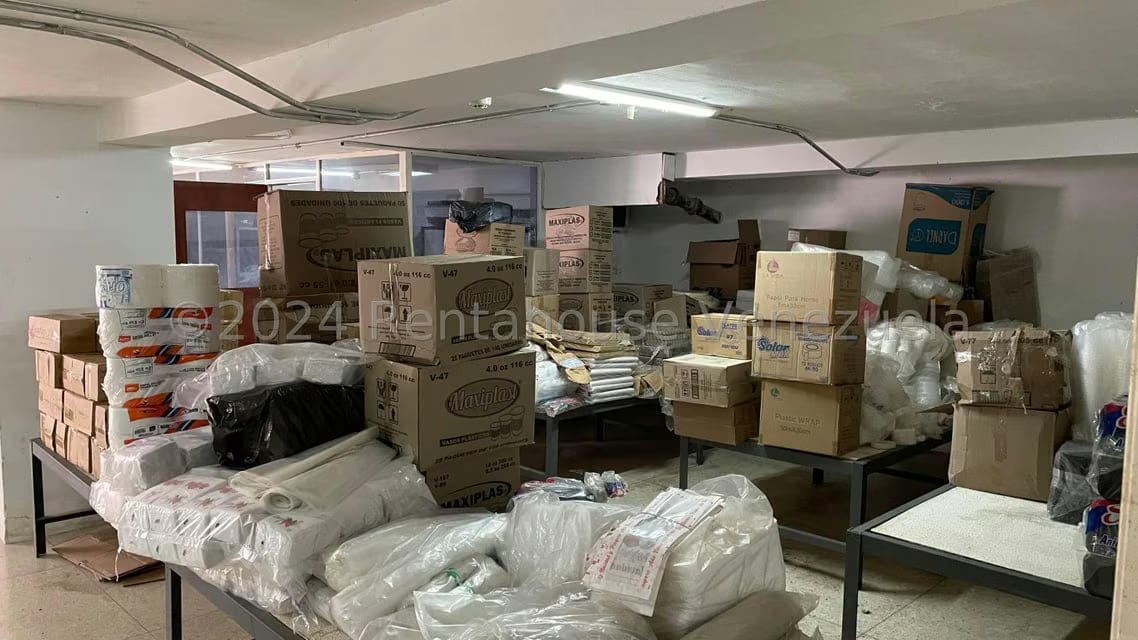 Comercial (Local Comercial) en Venta en Los Chaguaramos, Distrito Metropolitano - 12