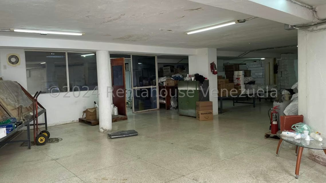 Comercial (Local Comercial) en Venta en Los Chaguaramos, Distrito Metropolitano - 14