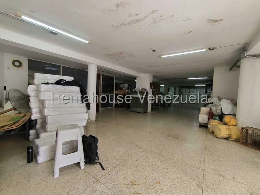 Comercial (Local Comercial) en Venta en Los Chaguaramos, Distrito Metropolitano - 17