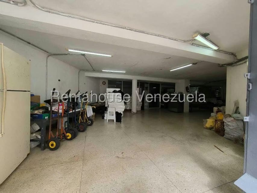 Comercial (Local Comercial) en Venta en Los Chaguaramos, Distrito Metropolitano - 18