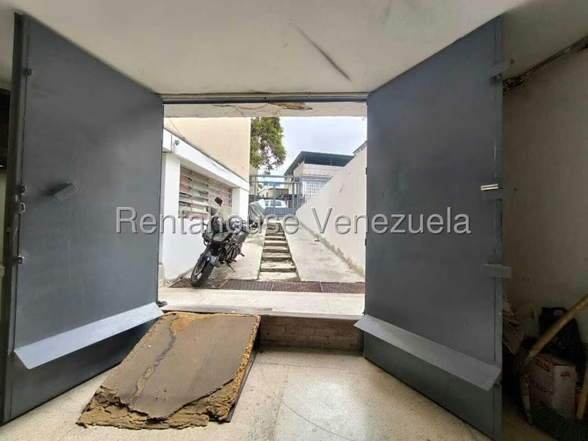 Comercial (Local Comercial) en Venta en Los Chaguaramos, Distrito Metropolitano - 20