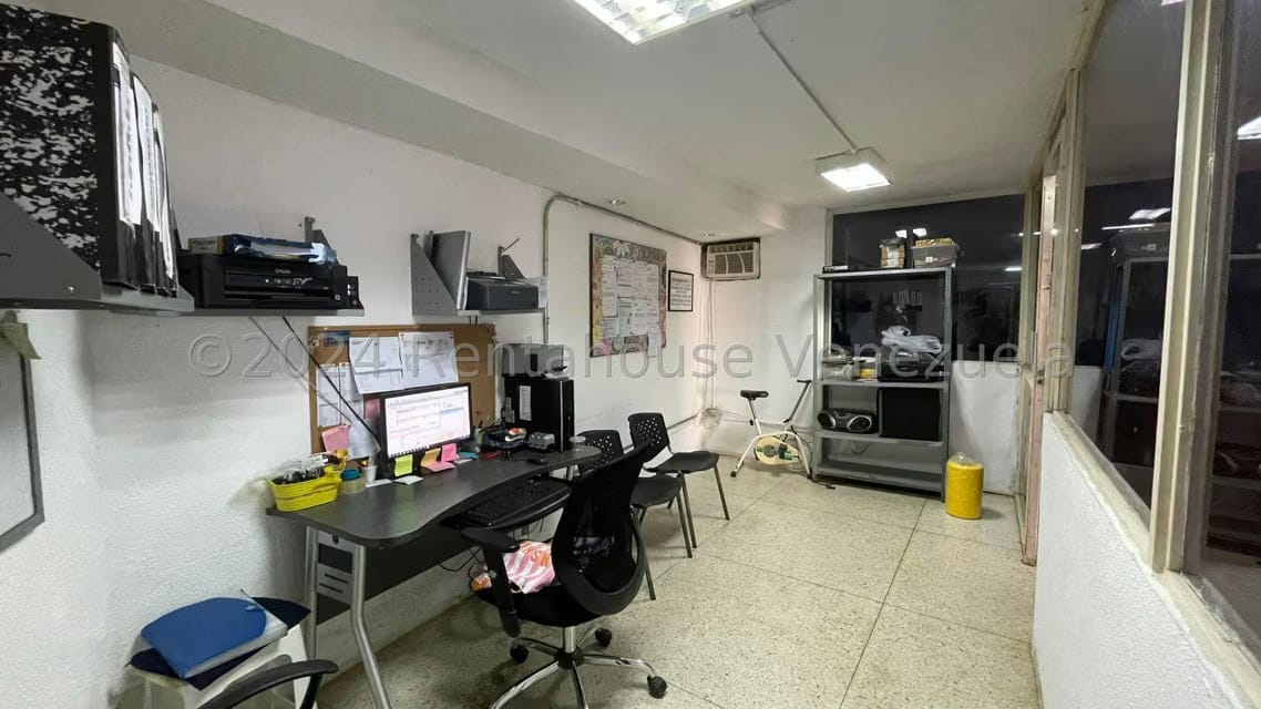 Comercial (Local Comercial) en Venta en Los Chaguaramos, Distrito Metropolitano - 5