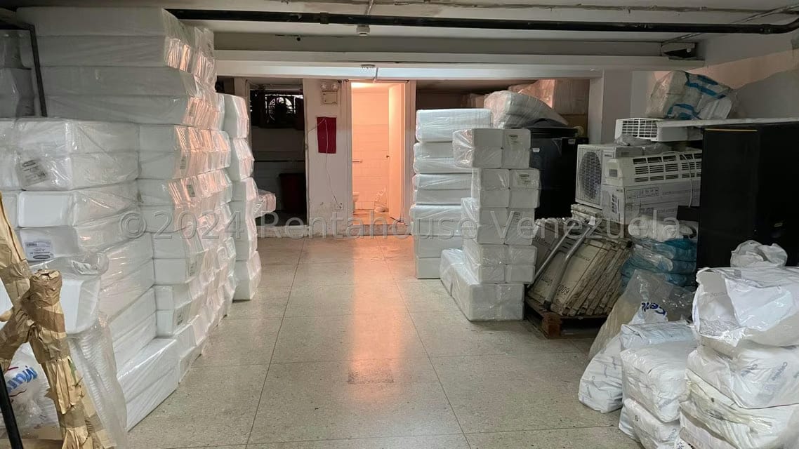 Comercial (Local Comercial) en Venta en Los Chaguaramos, Distrito Metropolitano - 10