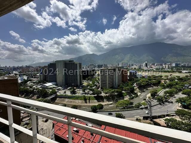 Apartamento (1 Nivel) en Venta en Lomas de Las Mercedes, Distrito Metropolitano - 10