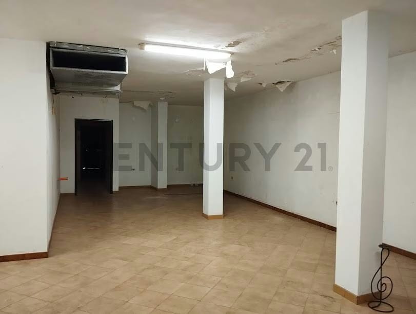 Amplio local a remodelar a sus necesidades - 8