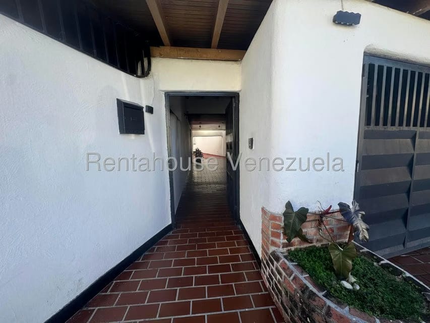 Casa (Duplex) en Venta en Los Naranjos del Cafetal, Distrito Metropolitano - 2