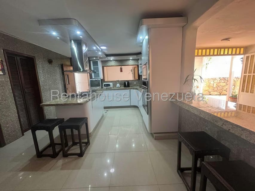 Casa (Duplex) en Venta en Los Naranjos del Cafetal, Distrito Metropolitano - 17