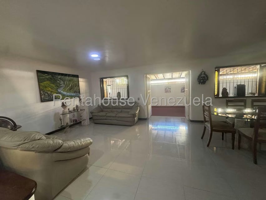 Casa (Duplex) en Venta en Los Naranjos del Cafetal, Distrito Metropolitano - 6