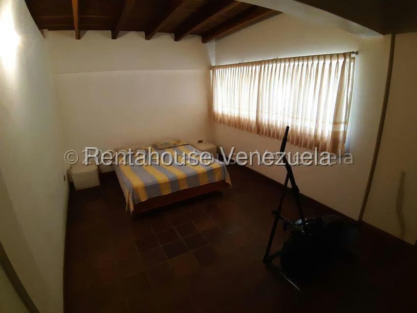 Casa (1 Nivel) en Venta en Prados del Este, Distrito Metropolitano - 14