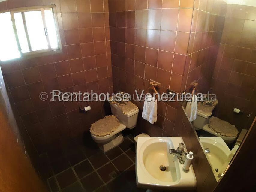 Casa (1 Nivel) en Venta en Prados del Este, Distrito Metropolitano - 19