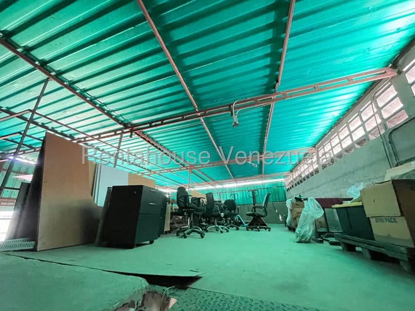 Comercial (Galpon - Deposito) en Alquiler en Baruta, Distrito Metropolitano - 14