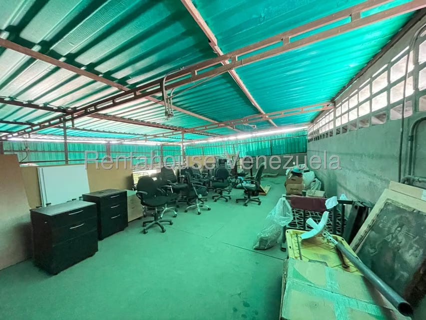 Comercial (Galpon - Deposito) en Alquiler en Baruta, Distrito Metropolitano - 17