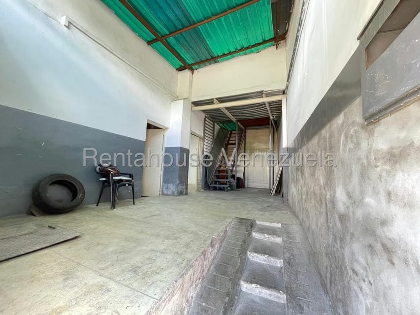 Comercial (Galpon - Deposito) en Alquiler en Baruta, Distrito Metropolitano - 3