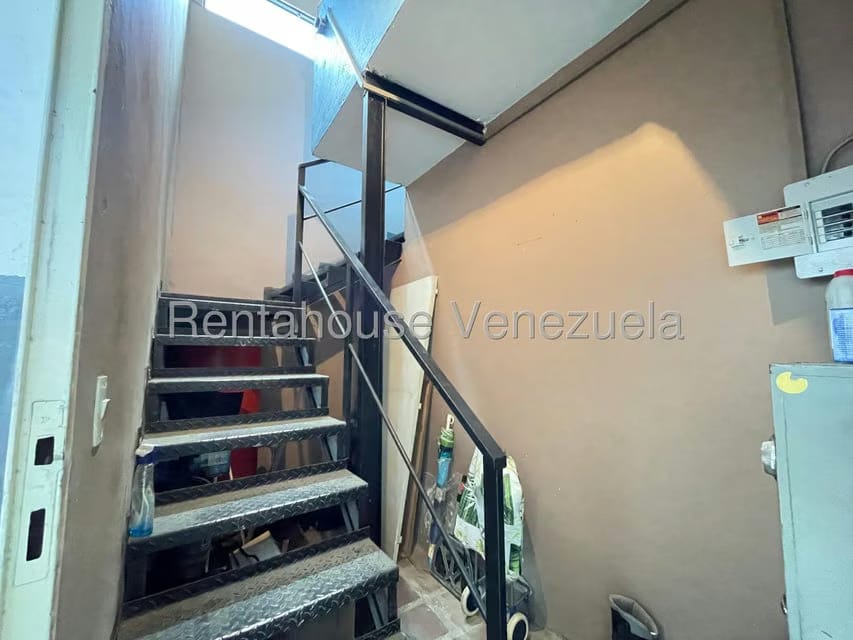 Comercial (Galpon - Deposito) en Alquiler en Baruta, Distrito Metropolitano - 24