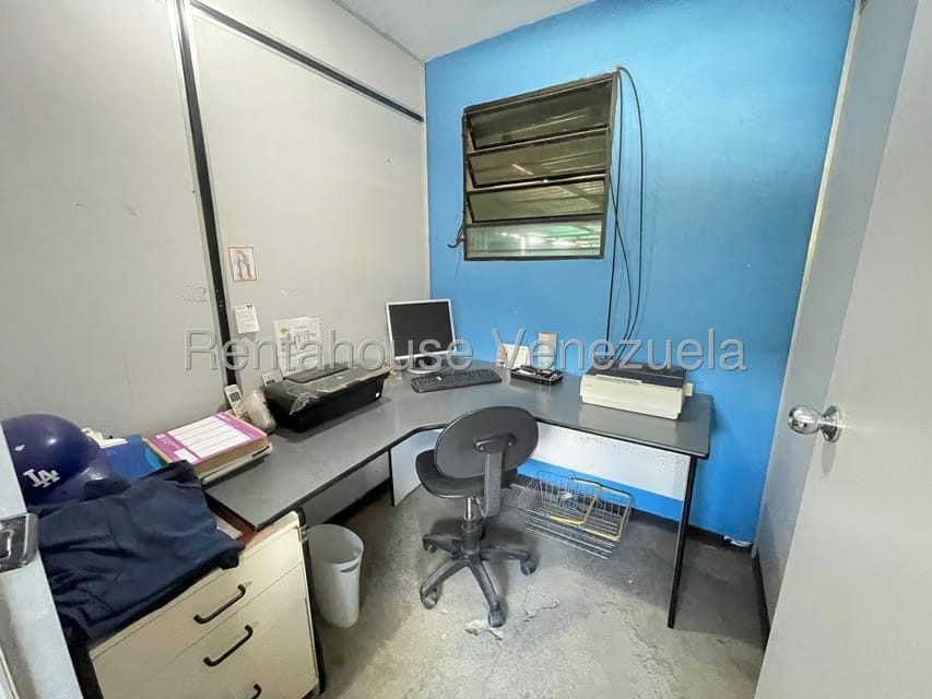 Comercial (Galpon - Deposito) en Alquiler en Baruta, Distrito Metropolitano - 28