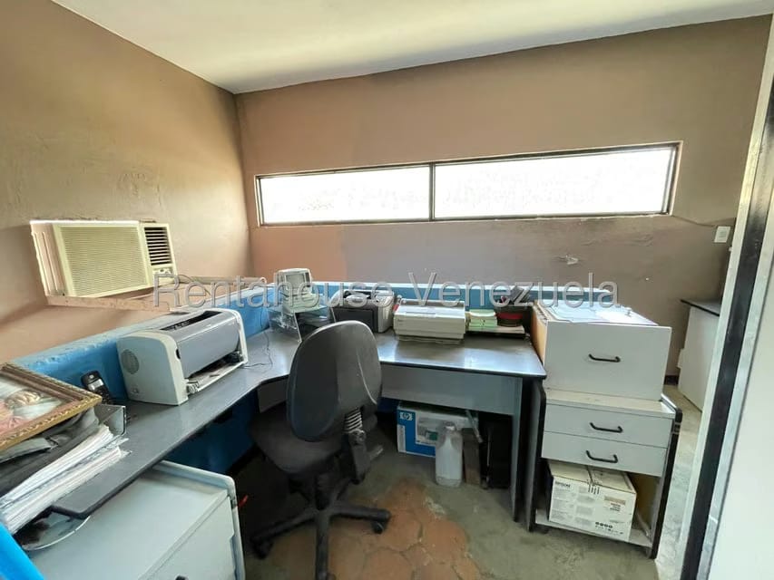 Comercial (Galpon - Deposito) en Alquiler en Baruta, Distrito Metropolitano - 36