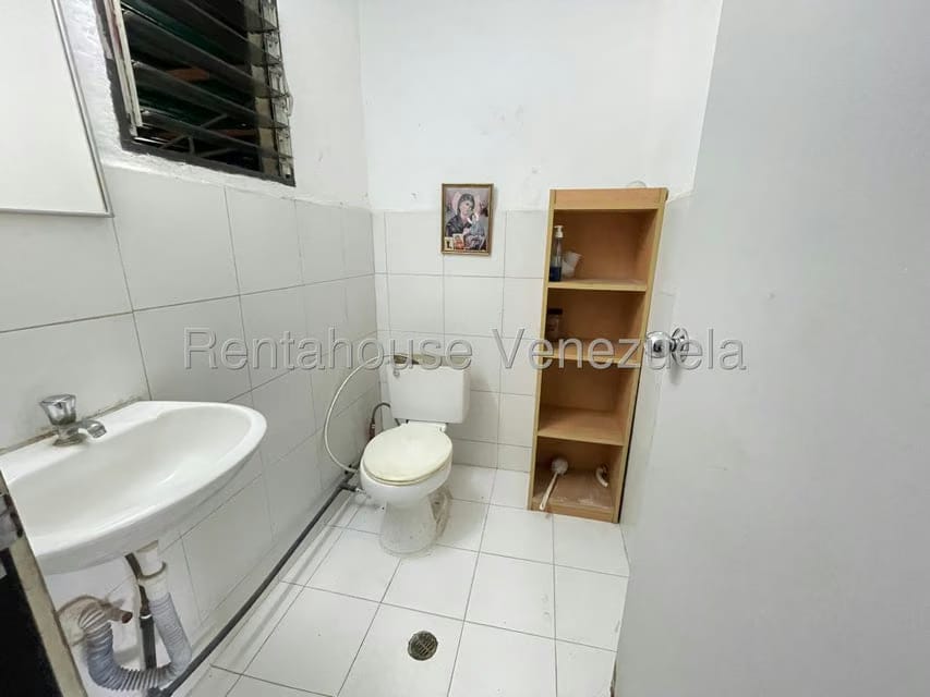 Comercial (Galpon - Deposito) en Alquiler en Baruta, Distrito Metropolitano - 40