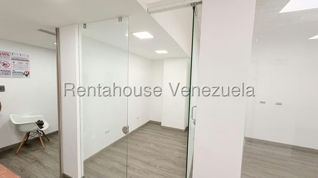 Comercial (Oficina) en Alquiler en Los Cortijos de Lourdes, Distrito Metropolitano - 5