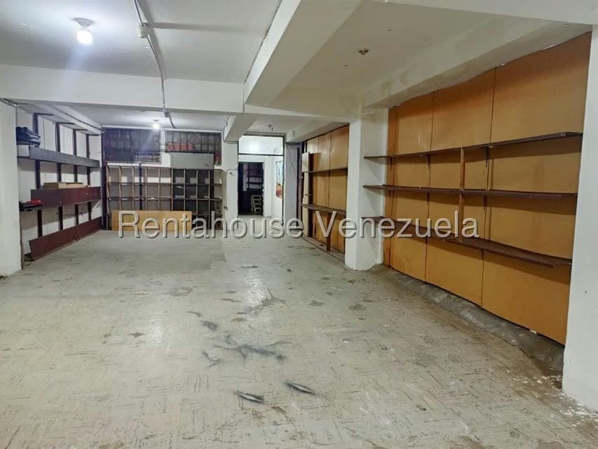 Comercial (Edificio) en Venta en Parroquia Catedral, Distrito Metropolitano - 16