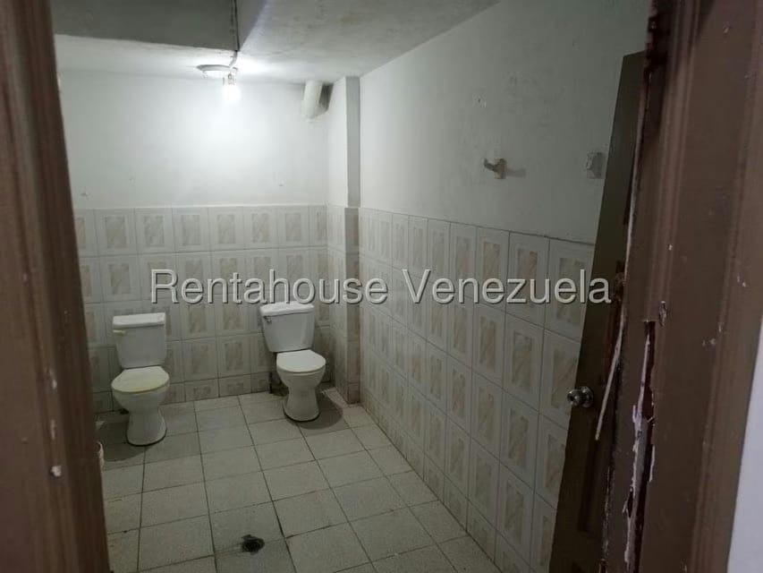 Comercial (Edificio) en Venta en Parroquia Catedral, Distrito Metropolitano - 27