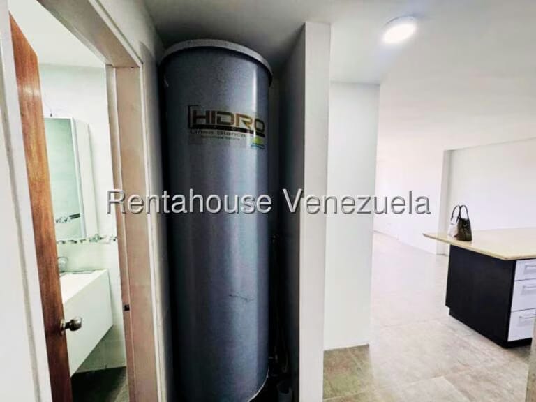 Apartamento (1 Nivel) en Alquiler en Parque Caiza, Distrito Metropolitano - 11