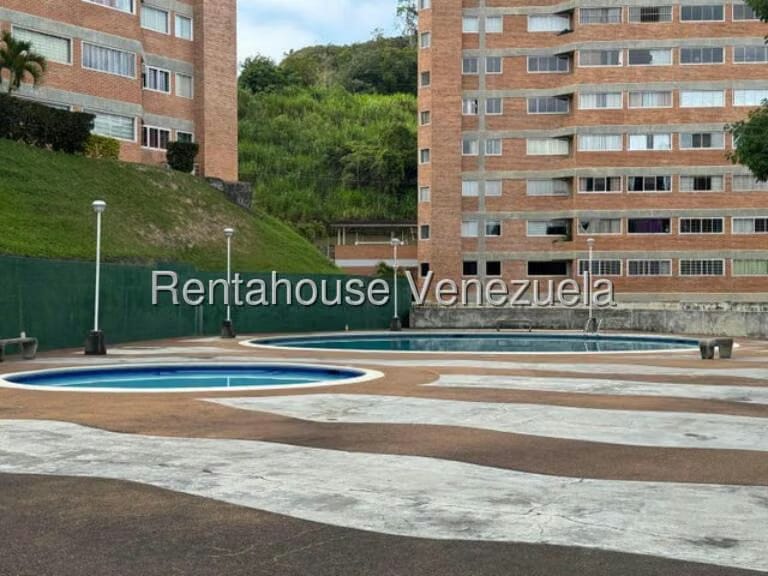 Apartamento (1 Nivel) en Alquiler en Parque Caiza, Distrito Metropolitano - 12