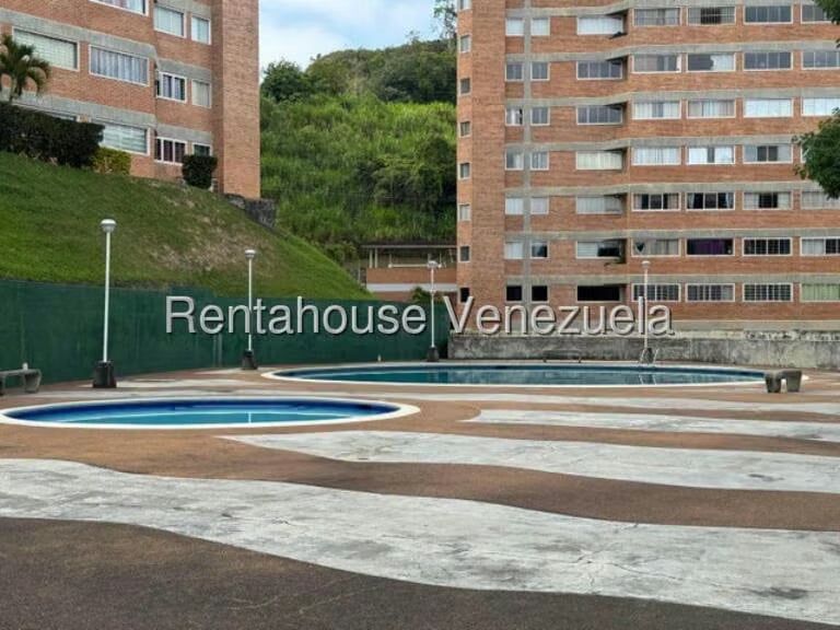 Apartamento (1 Nivel) en Alquiler en Miravila, Distrito Metropolitano - 12