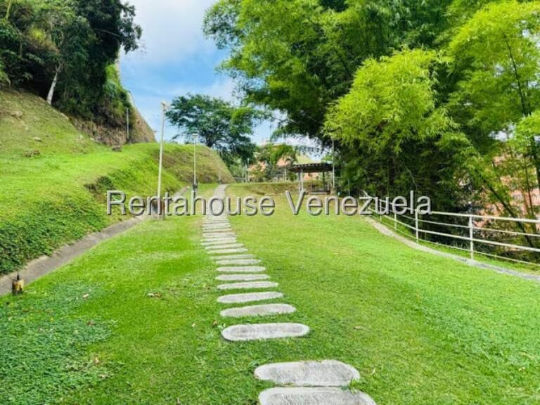 Apartamento (1 Nivel) en Alquiler en Parque Caiza, Distrito Metropolitano - 14