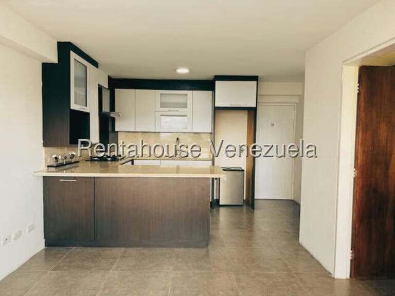 Apartamento (1 Nivel) en Alquiler en Parque Caiza, Distrito Metropolitano - 5