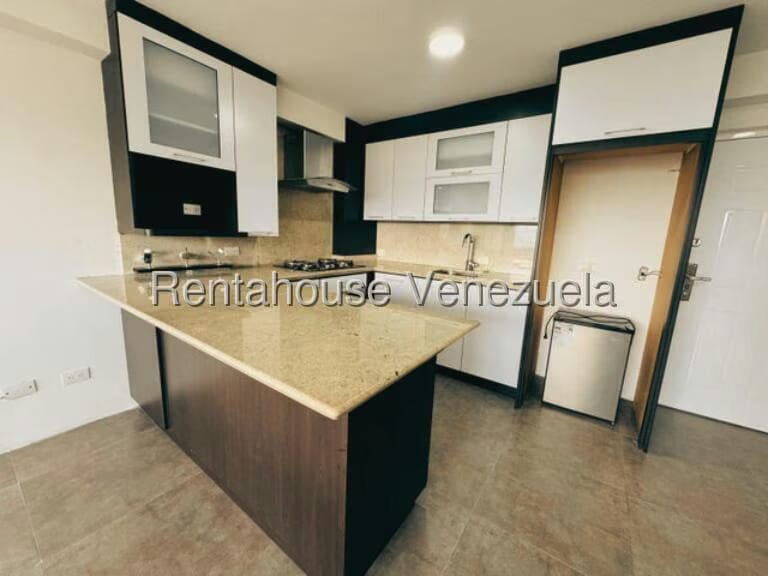 Apartamento (1 Nivel) en Alquiler en Parque Caiza, Distrito Metropolitano - 6