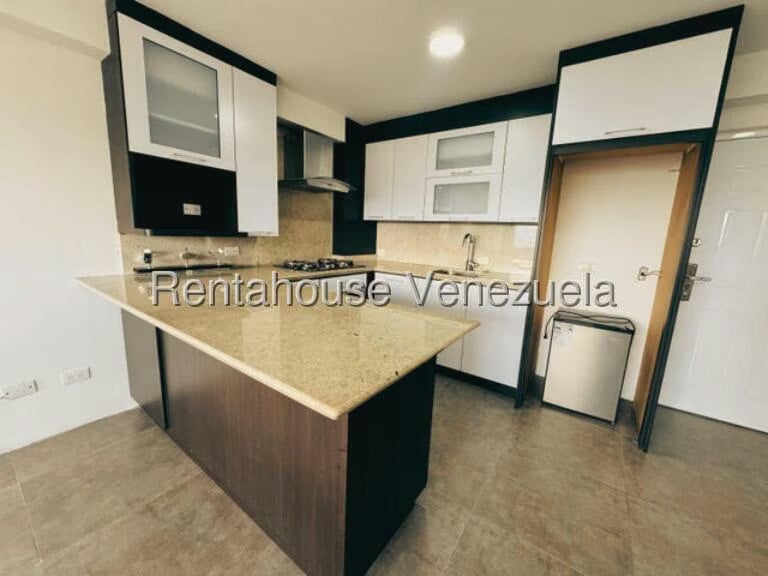 Apartamento (1 Nivel) en Alquiler en Miravila, Distrito Metropolitano - 6
