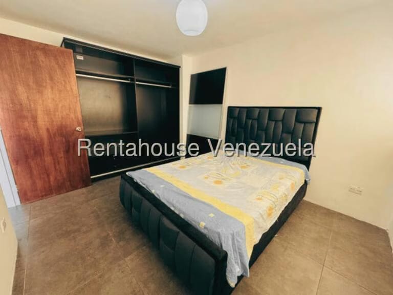 Apartamento (1 Nivel) en Alquiler en Parque Caiza, Distrito Metropolitano - 9