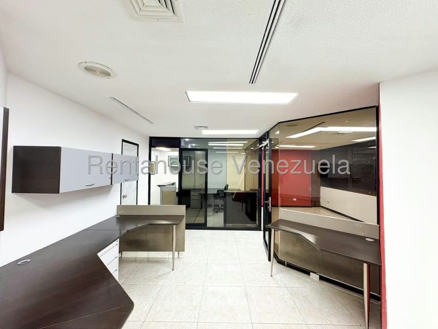 Comercial (Local Comercial) en Alquiler en Chuao, Distrito Metropolitano - 2