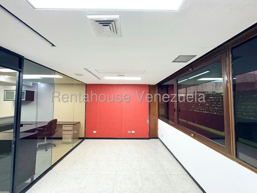 Comercial (Local Comercial) en Alquiler en Chuao, Distrito Metropolitano - 11