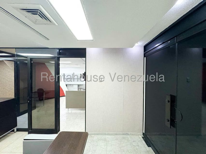 Comercial (Local Comercial) en Alquiler en Chuao, Distrito Metropolitano - 15