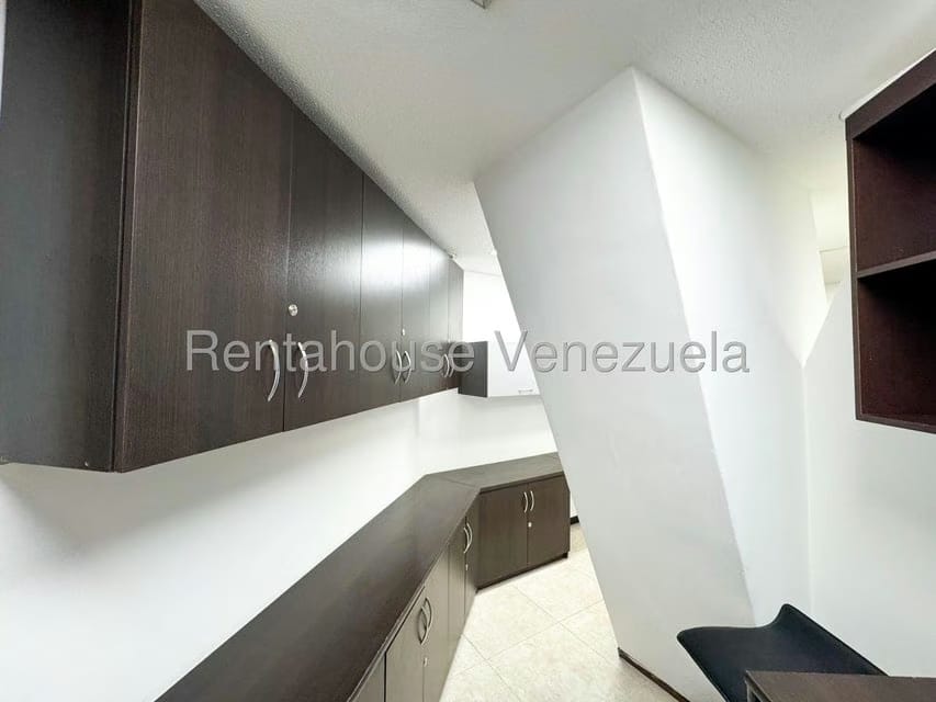Comercial (Local Comercial) en Alquiler en Chuao, Distrito Metropolitano - 3