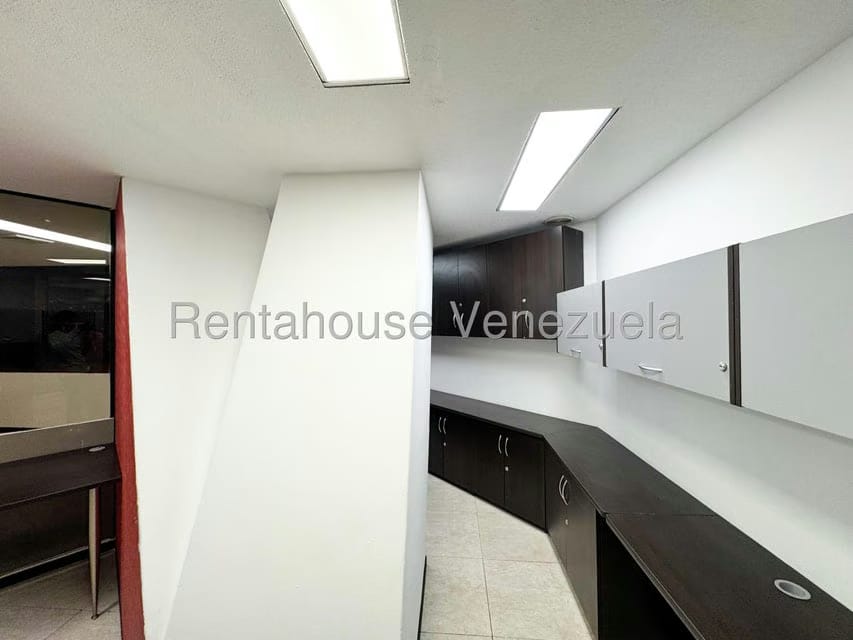 Comercial (Local Comercial) en Alquiler en Chuao, Distrito Metropolitano - 5