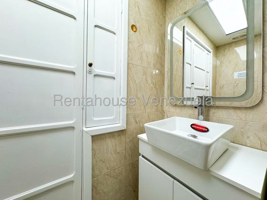 Comercial (Local Comercial) en Alquiler en Chuao, Distrito Metropolitano - 6