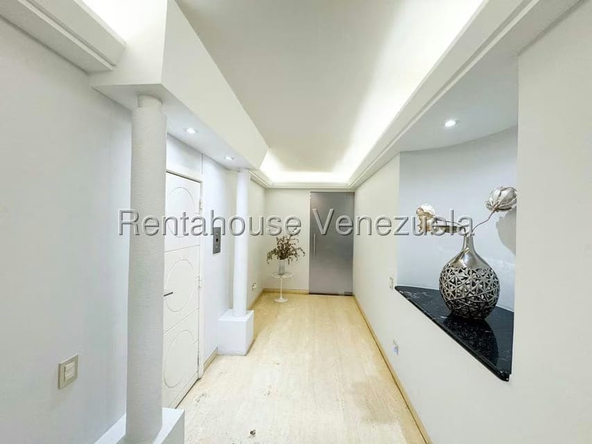 Apartamento (Penthouse) en Venta en Colinas de Valle Arriba, Distrito Metropolitano - 2