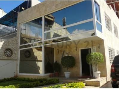 Excelente quinta ubicada en la Urb. Loira, el Paraíso.