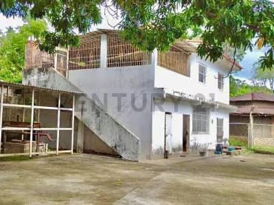 CD - Venta de Casa con Galpón en Higuerote
