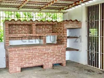 CD - Venta de Casa con Galpón en Higuerote - 5